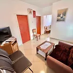 Apartment In 44015